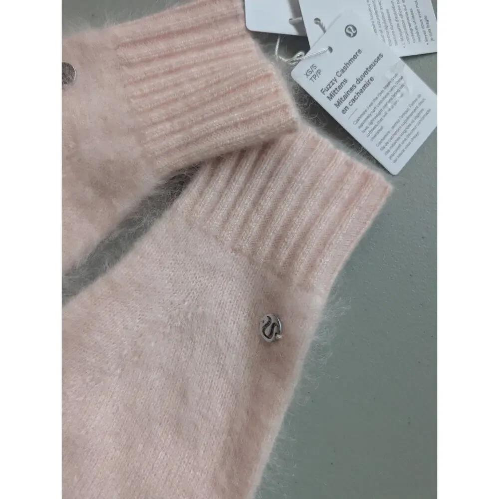NWT Lululemon Fuzzy Cashmere Mittens Size XS/S Butter Pink